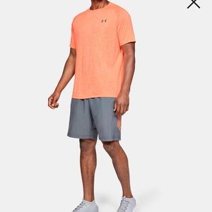 New Under Armour orange heatgear loose tee shirt M